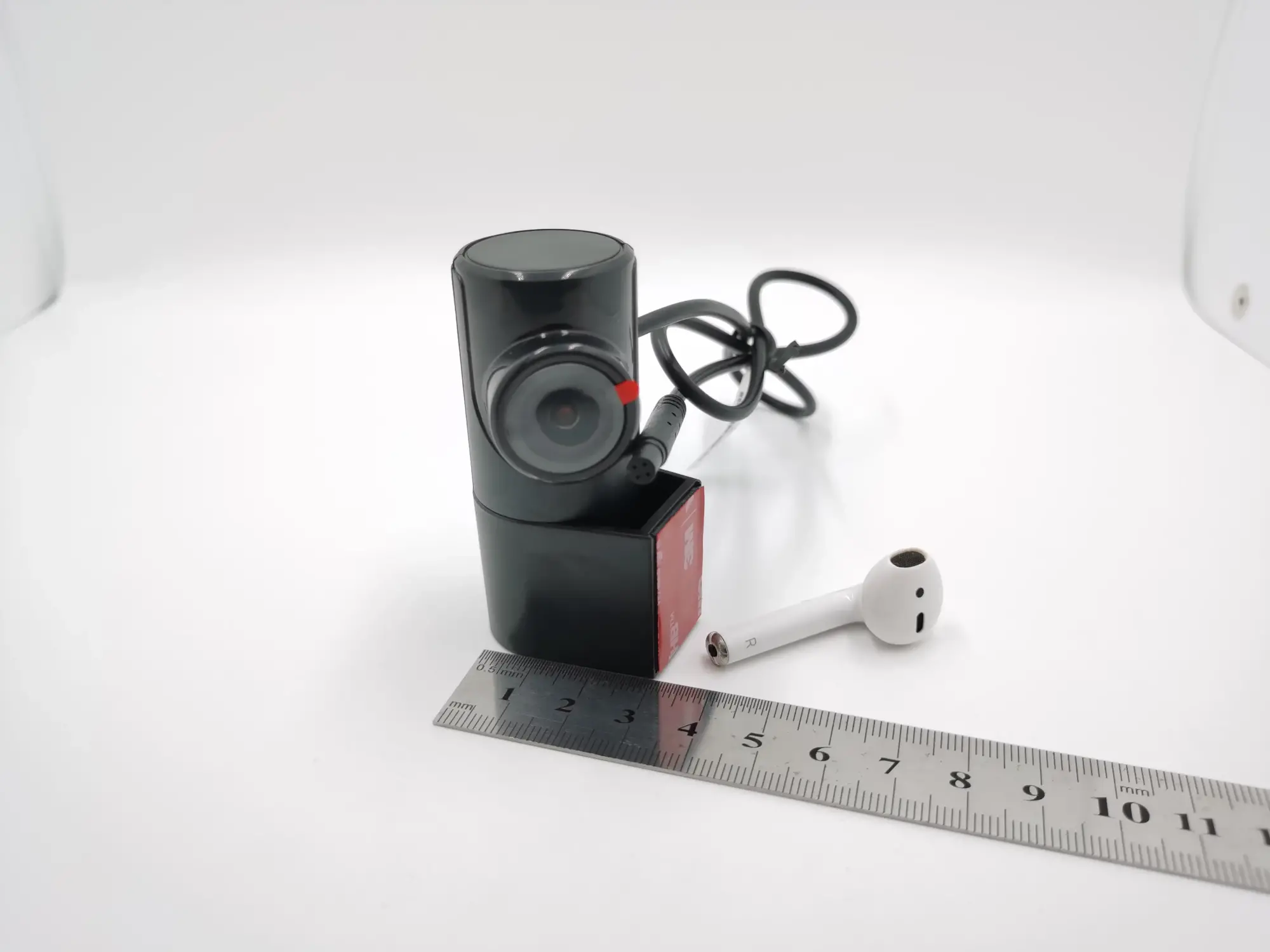 1080P in the car driving assistance camera attached to the windshield