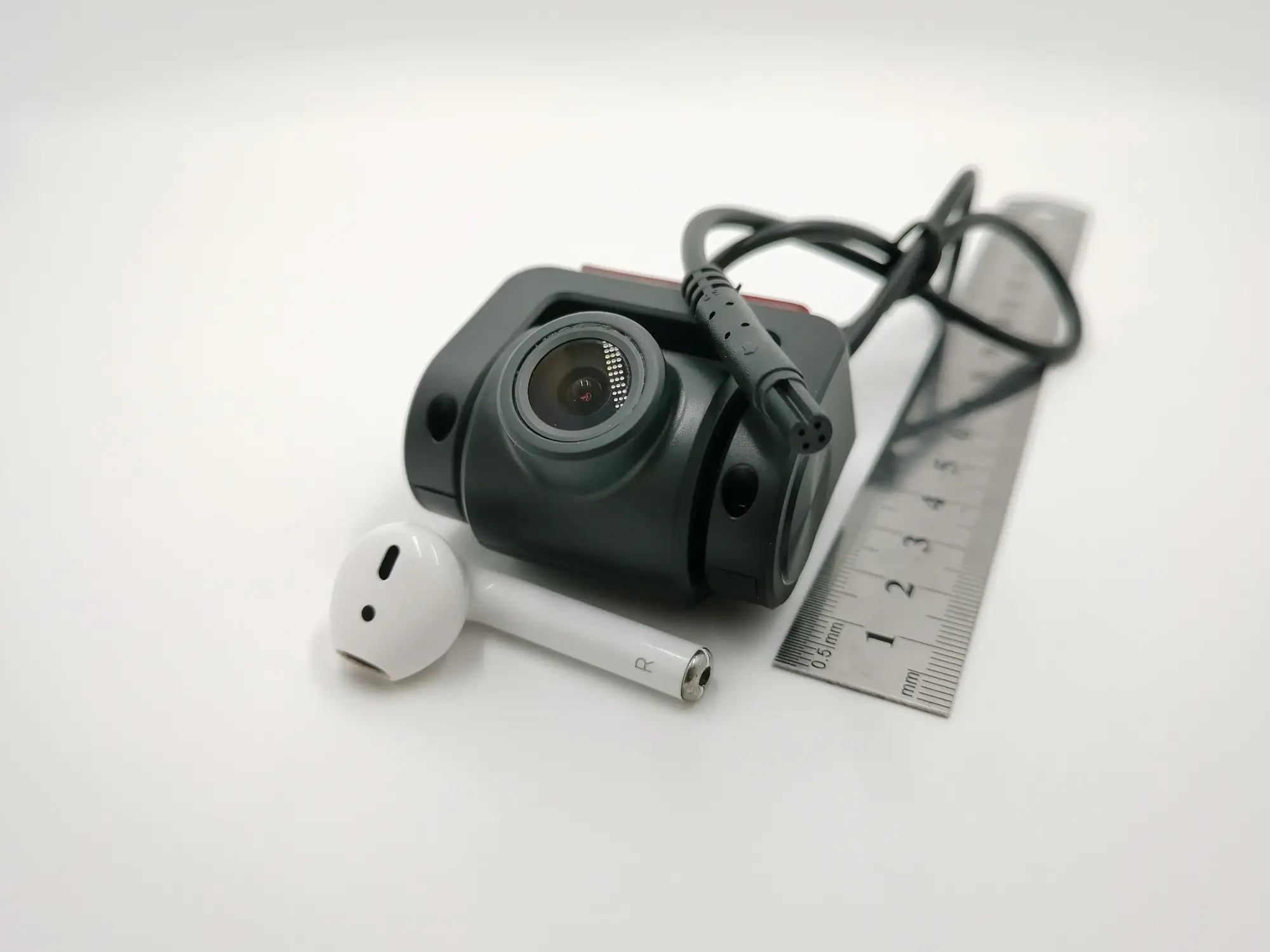 1080P in the car driving assistance camera attached to the front and back windshield